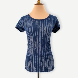 Athleta blue short sleeve stretchy tee, athletic t-shirt, wood grain, size Small